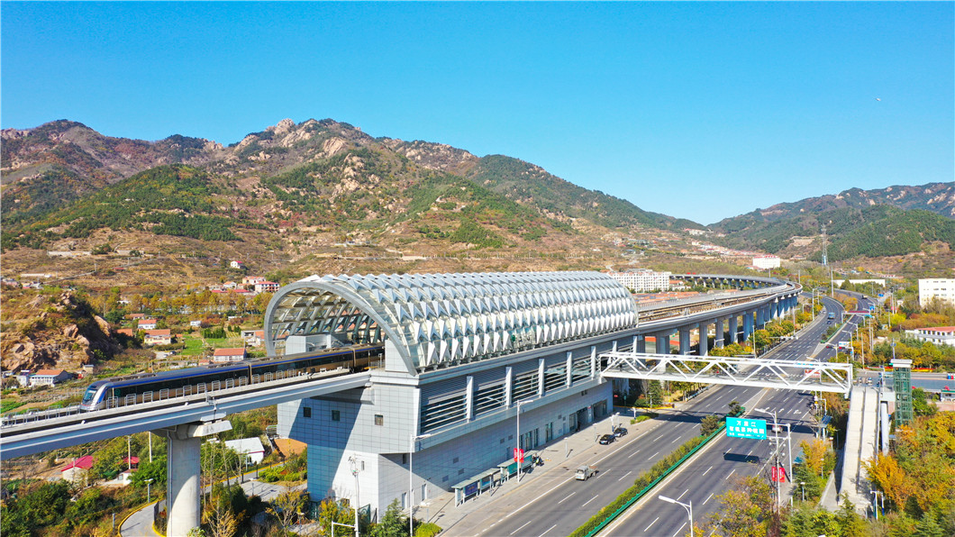 Steel structure walkway